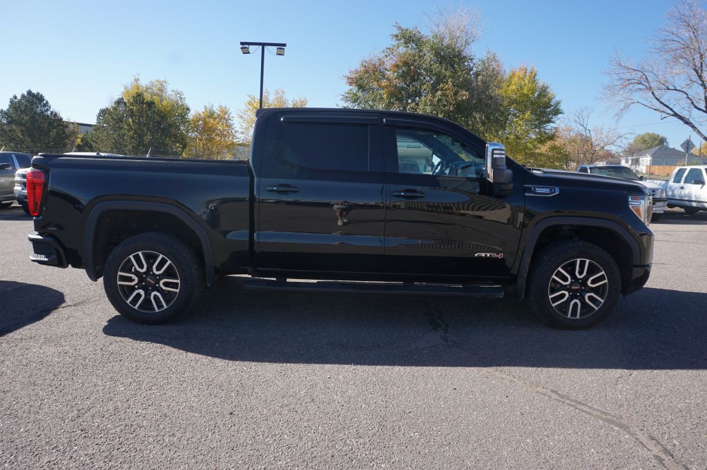 2020 GMC Sierra Image 2