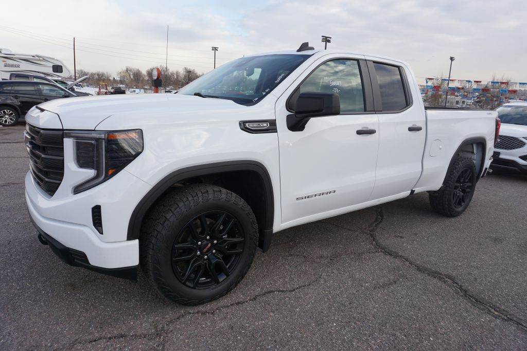 2023 GMC Sierra Image 2