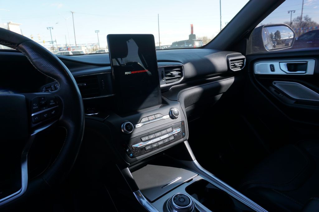 2020 Ford Explorer Image 8