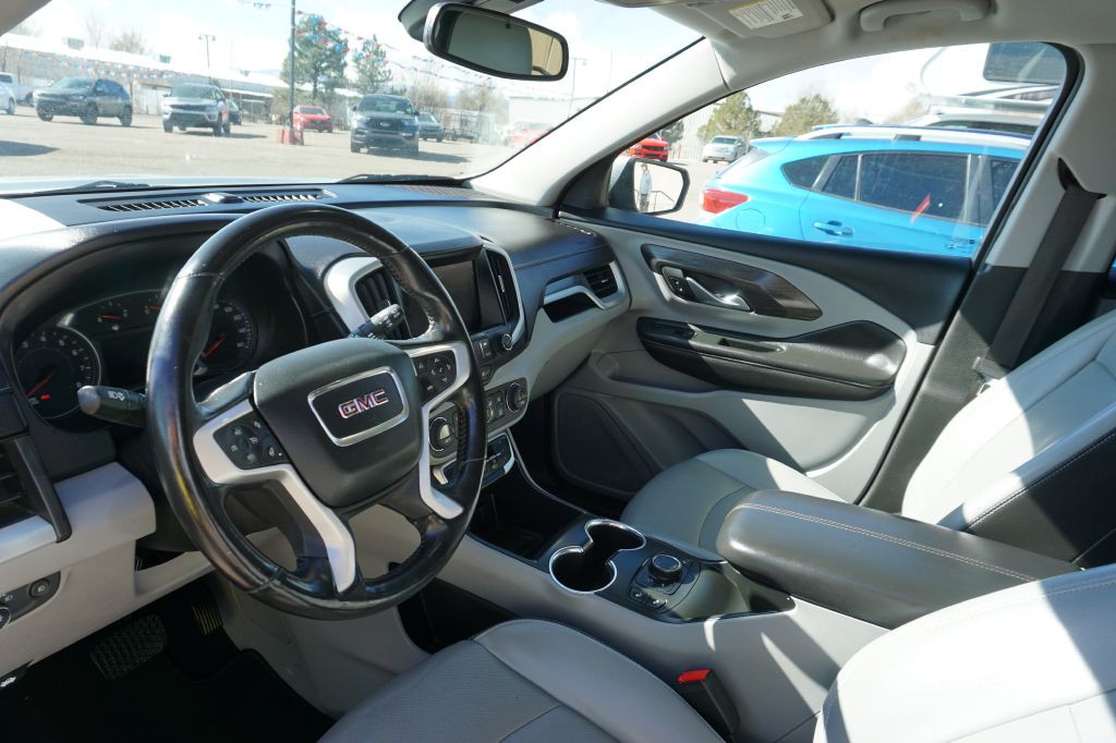 2022 GMC Terrain Image 4