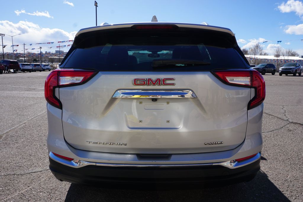2022 GMC Terrain Image 8