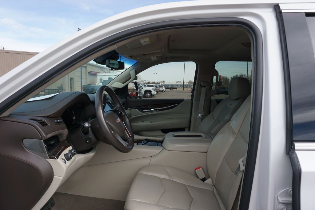 2017 Cadillac Escalade Image 4