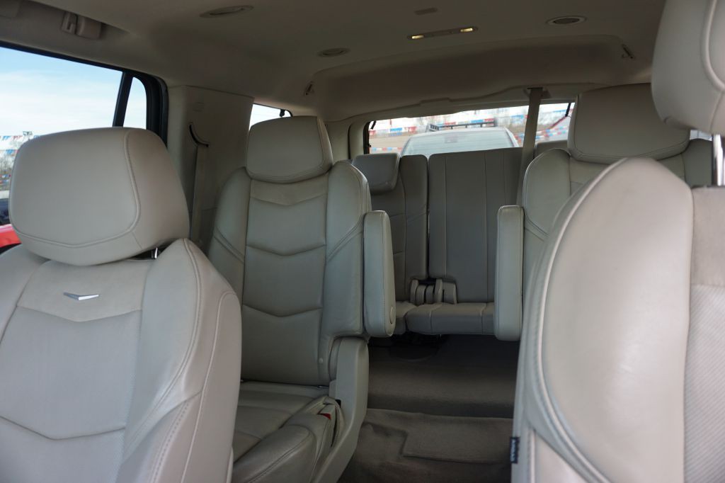 2017 Cadillac Escalade Image 6