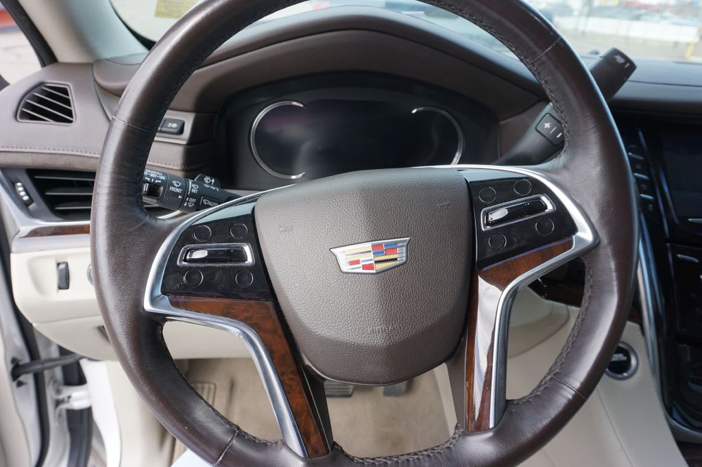 2017 Cadillac Escalade Image 8