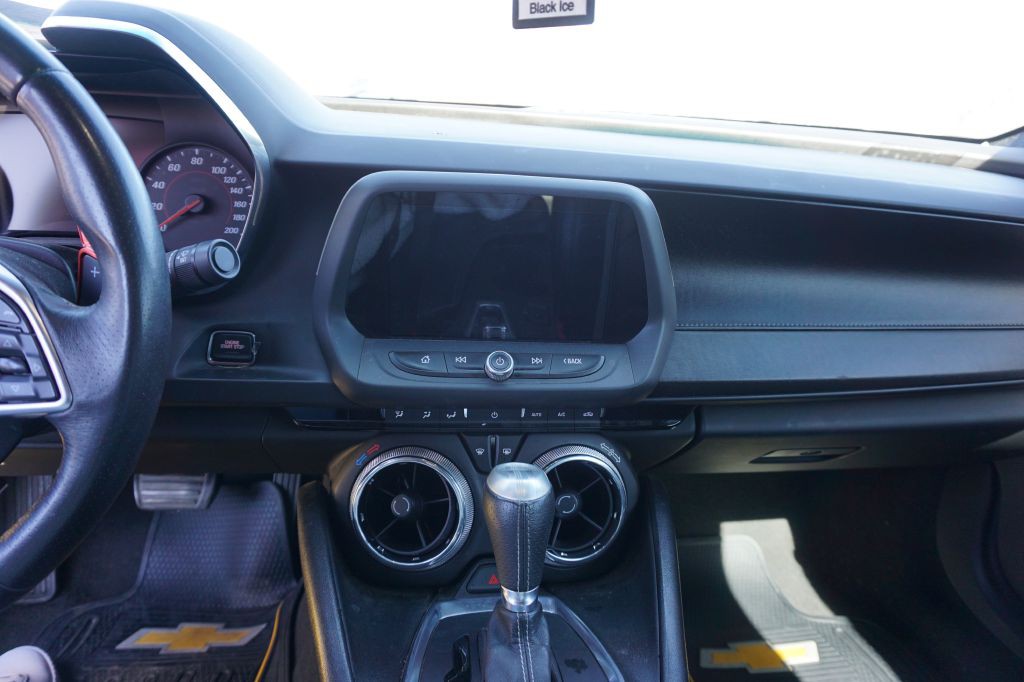 2017 Chevrolet Camaro Image 5