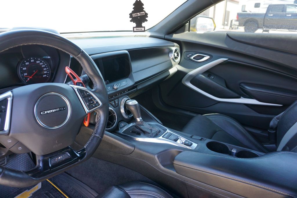 2017 Chevrolet Camaro Image 8