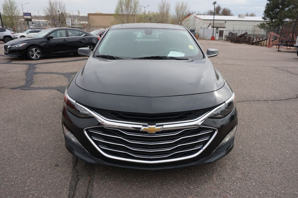 2021 Chevrolet Malibu Image 2