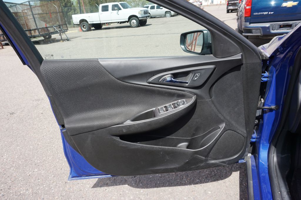 2023 Chevrolet Malibu Image 9