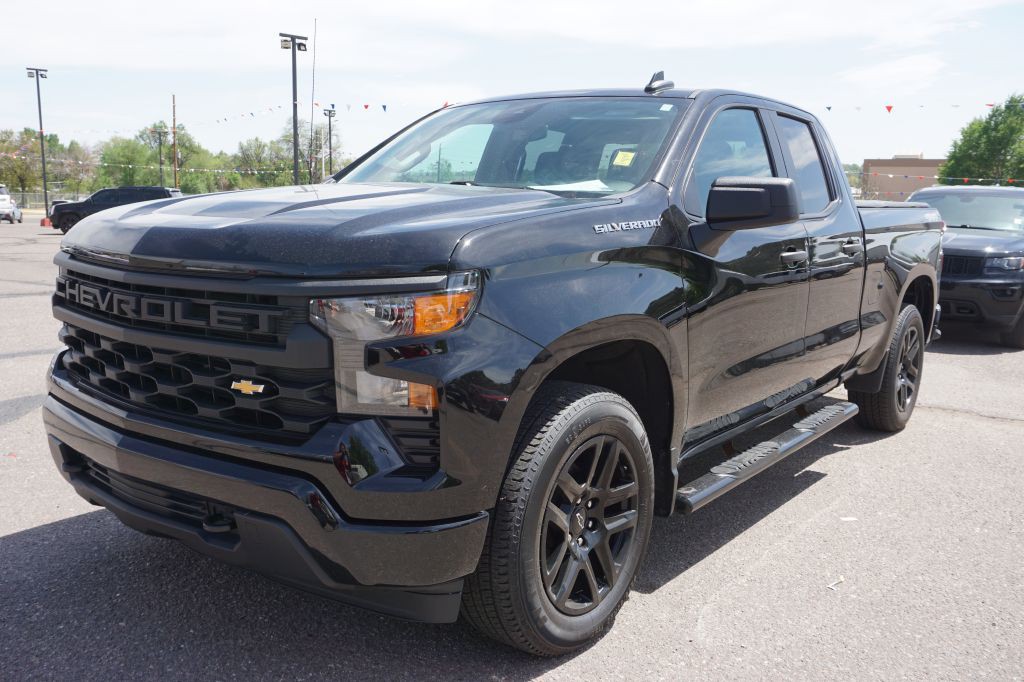 2022 Chevrolet Silverado 1500 Image 2