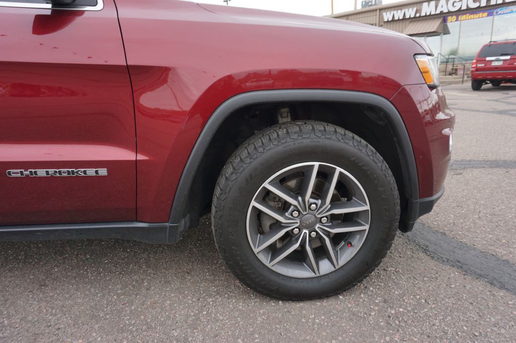 2019 Jeep Grand Cherokee Image 2