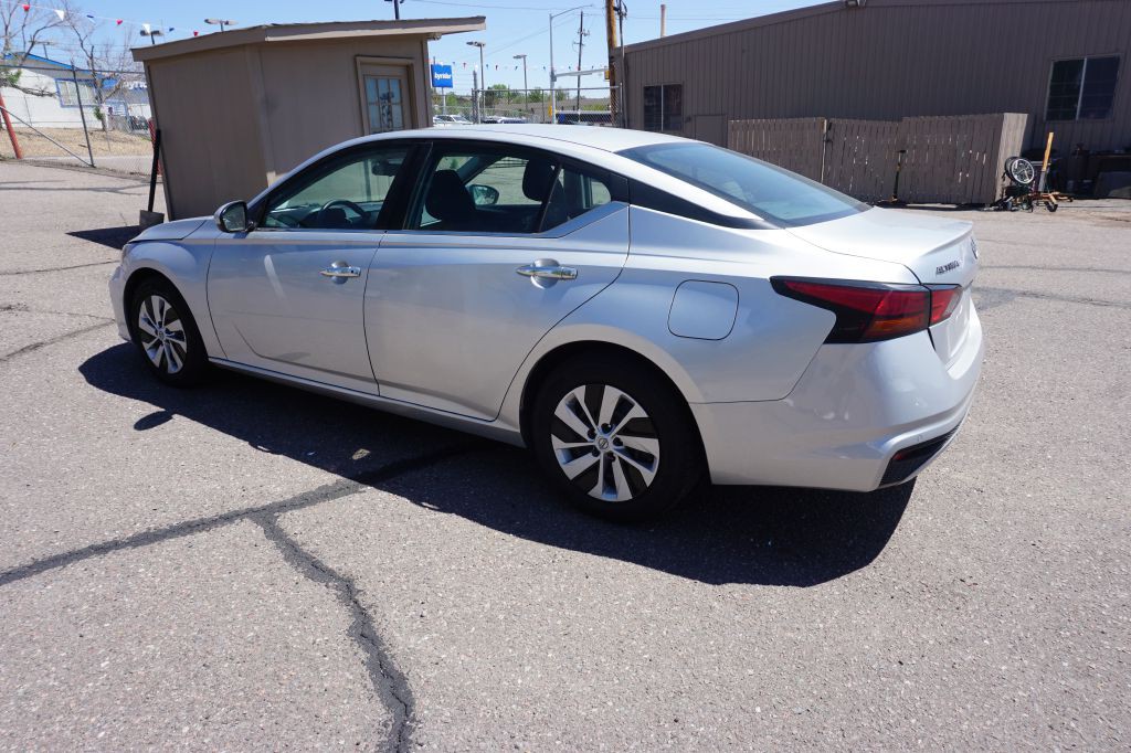 2023 Nissan Altima Image 1