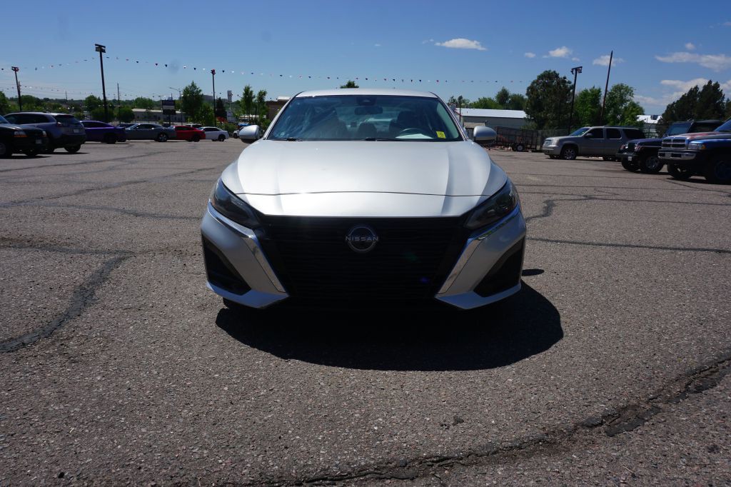 2023 Nissan Altima Image 3