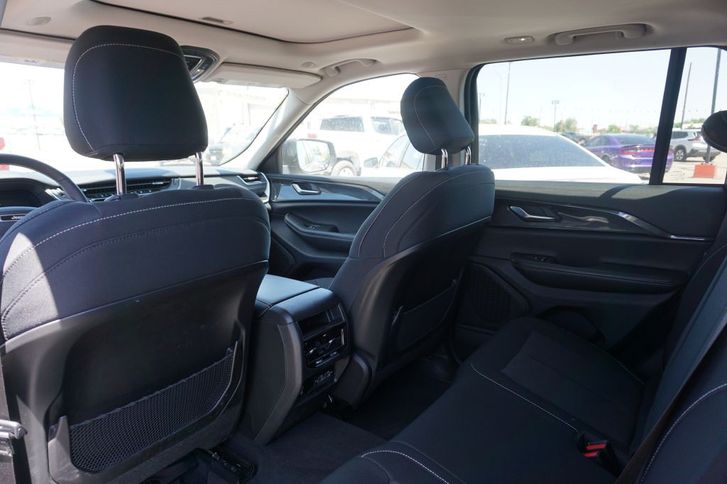2023 Jeep Grand Cherokee Image 9