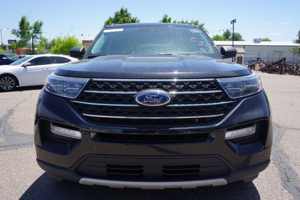 2022 Ford Explorer Image 2