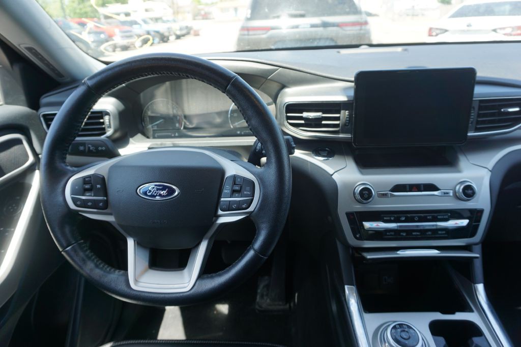 2022 Ford Explorer Image 8