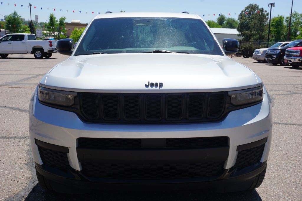 2021 Jeep Grand Cherokee Image 3