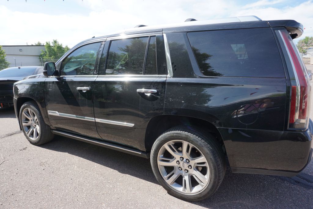 2015 Cadillac Escalade Image 2