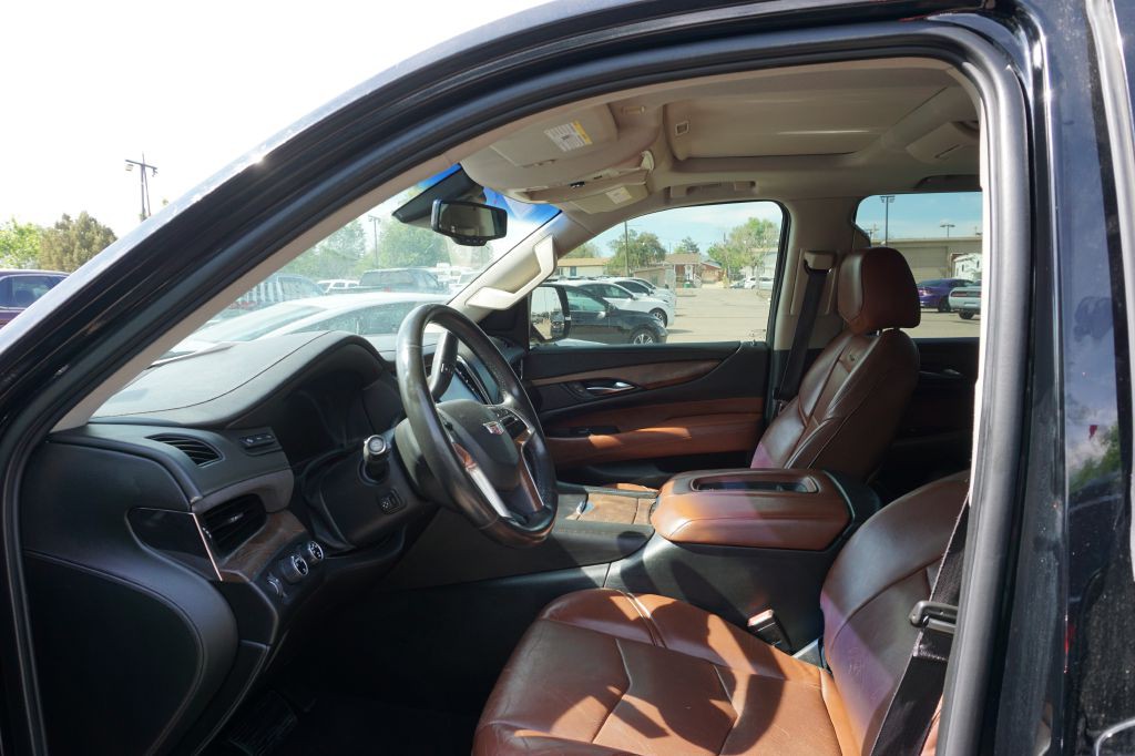 2015 Cadillac Escalade Image 4