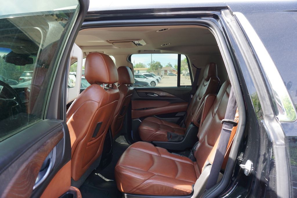 2015 Cadillac Escalade Image 5