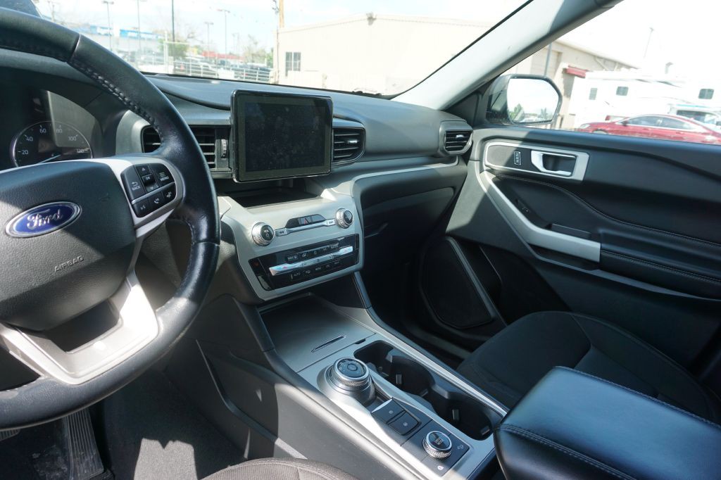 2022 Ford Explorer Image 9