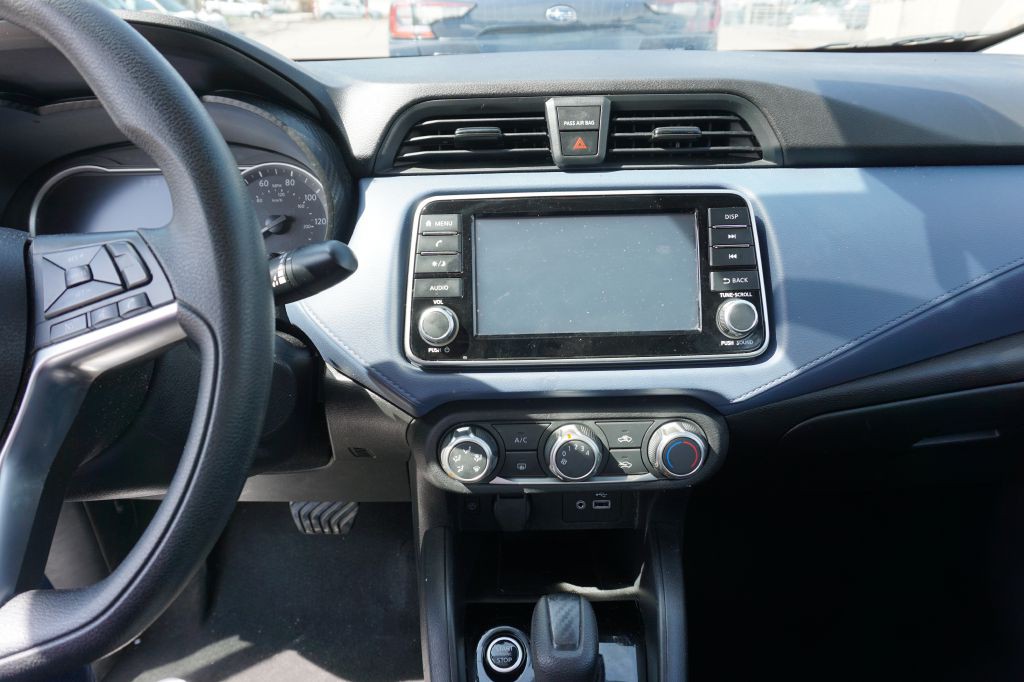 2023 Nissan Versa Image 6