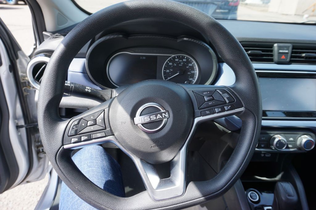 2023 Nissan Versa Image 7