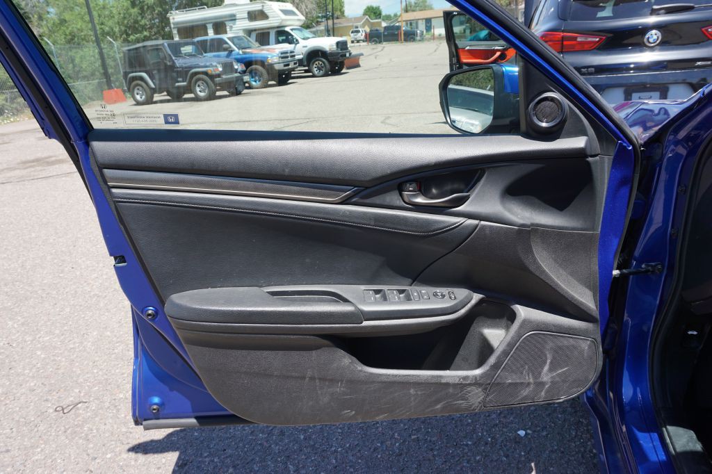 2017 Honda Civic Image 9