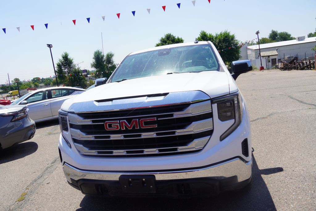 2024 GMC Sierra Image 1