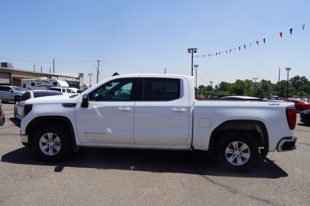2024 GMC Sierra Image 2