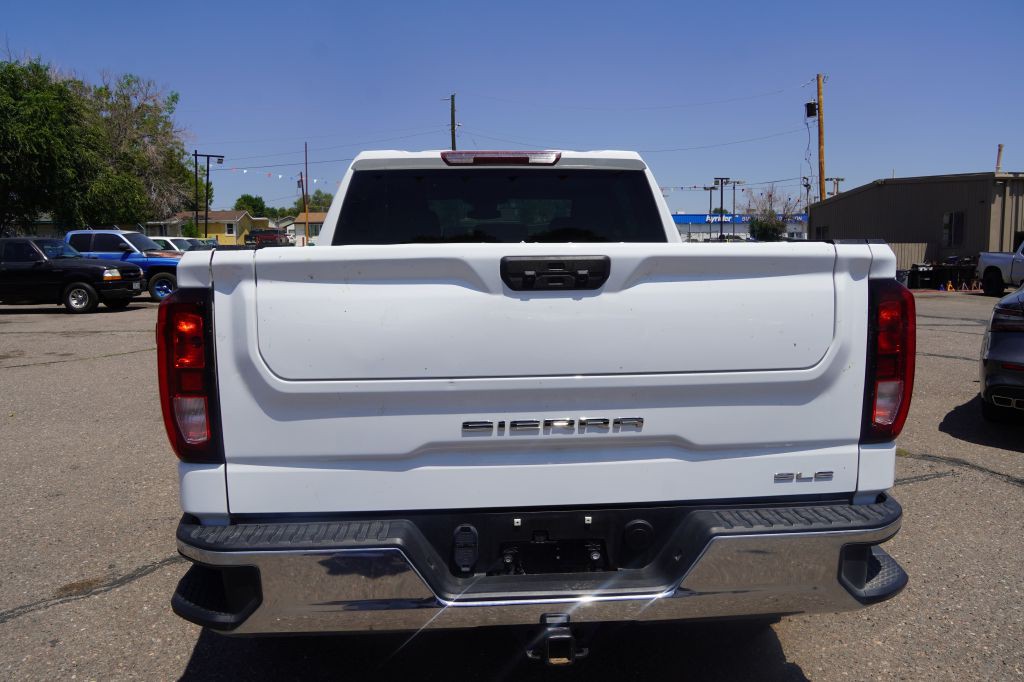 2024 GMC Sierra Image 3