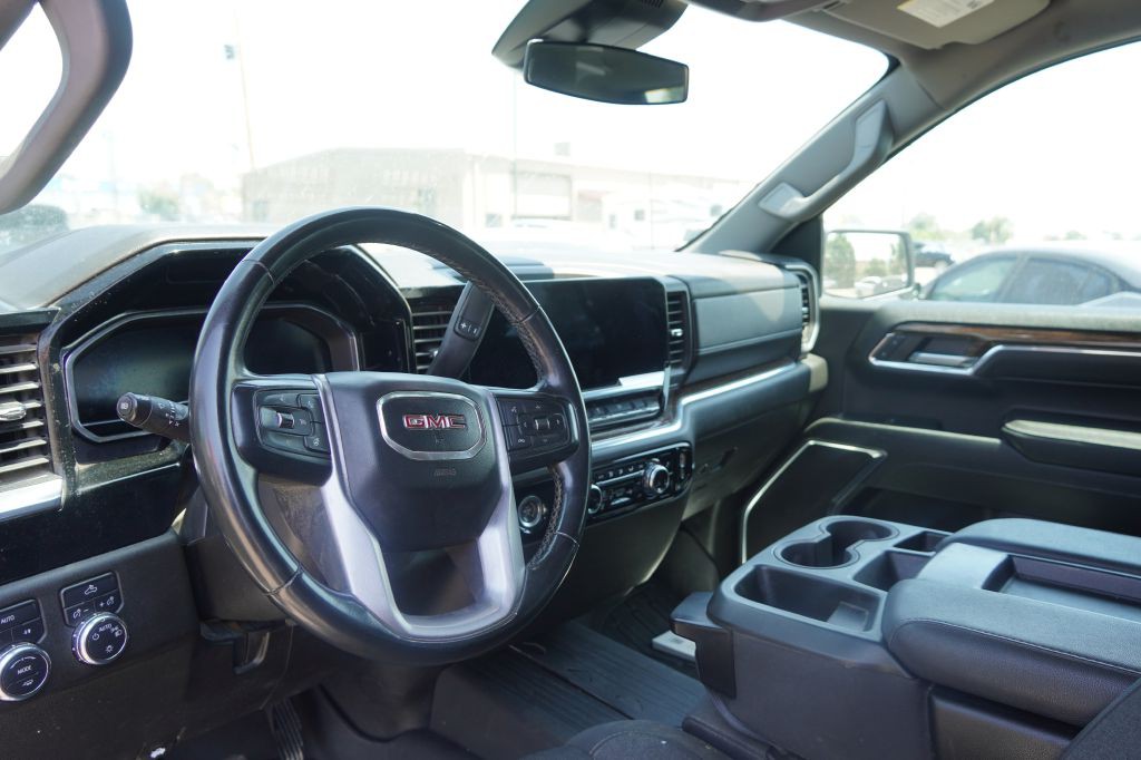 2024 GMC Sierra Image 8