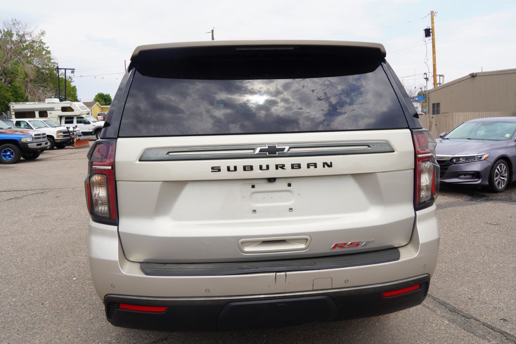 2022 Chevrolet Suburban Image 3