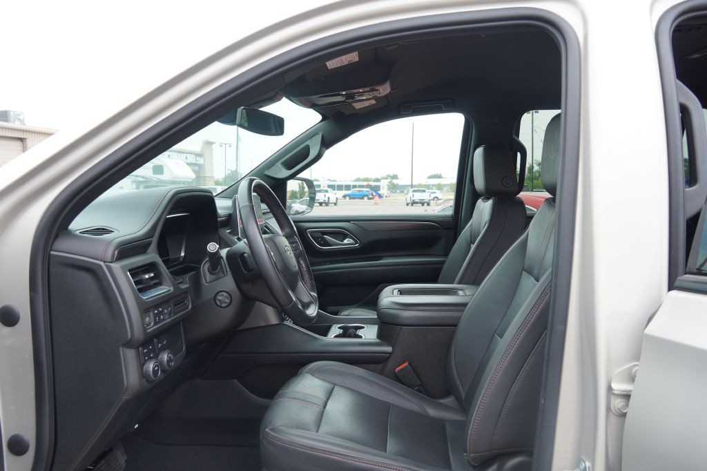 2022 Chevrolet Suburban Image 4