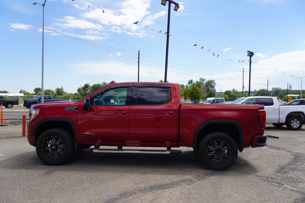2021 GMC Sierra Image 2