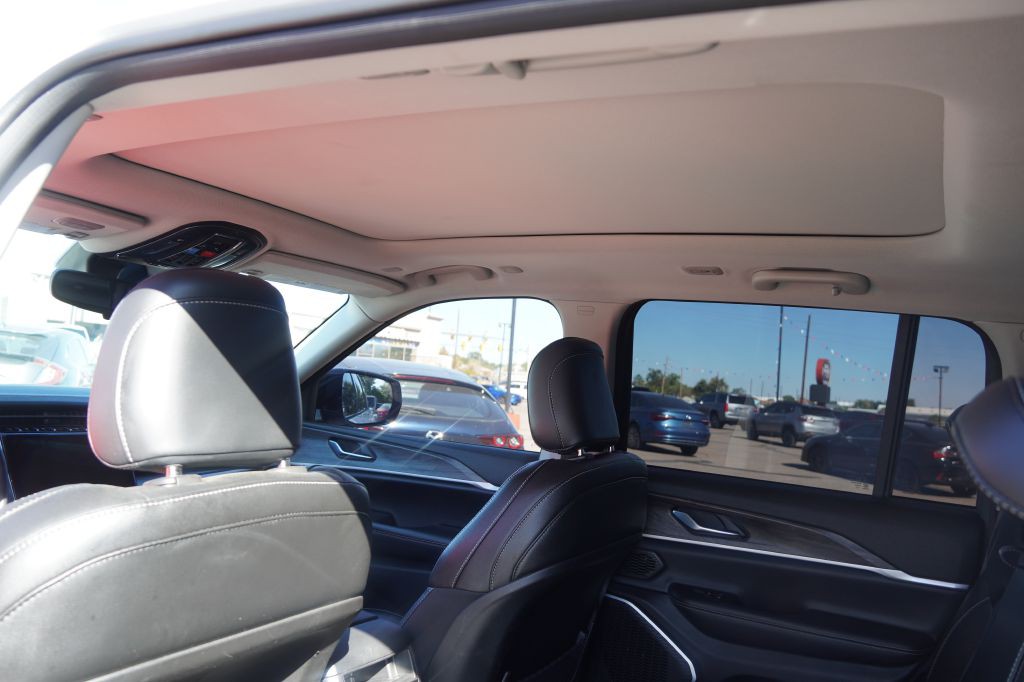 2023 Jeep Grand Cherokee Image 8