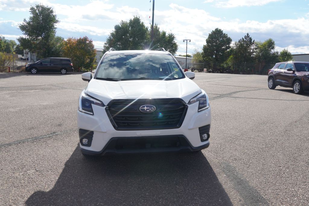 2024 Subaru Forester Image 1