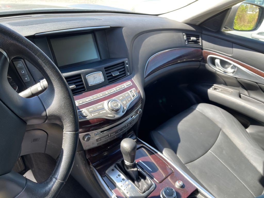 2013 INFINITI M37 Image 7