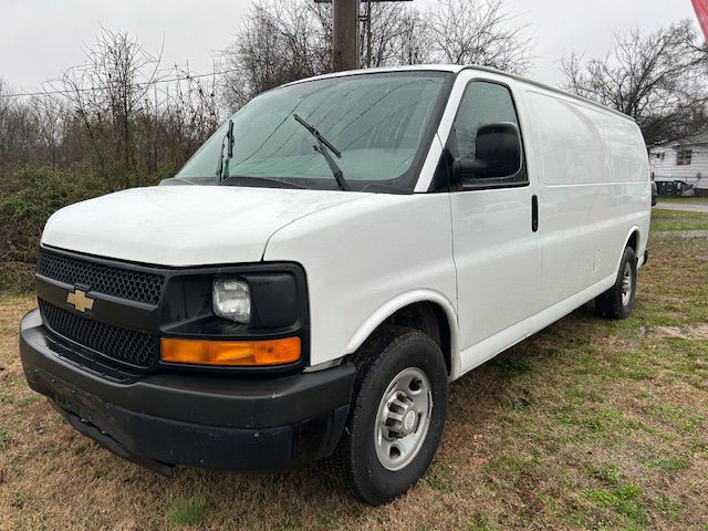 2015 Chevrolet Express Image 2