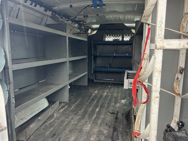 2015 Chevrolet Express Image 8