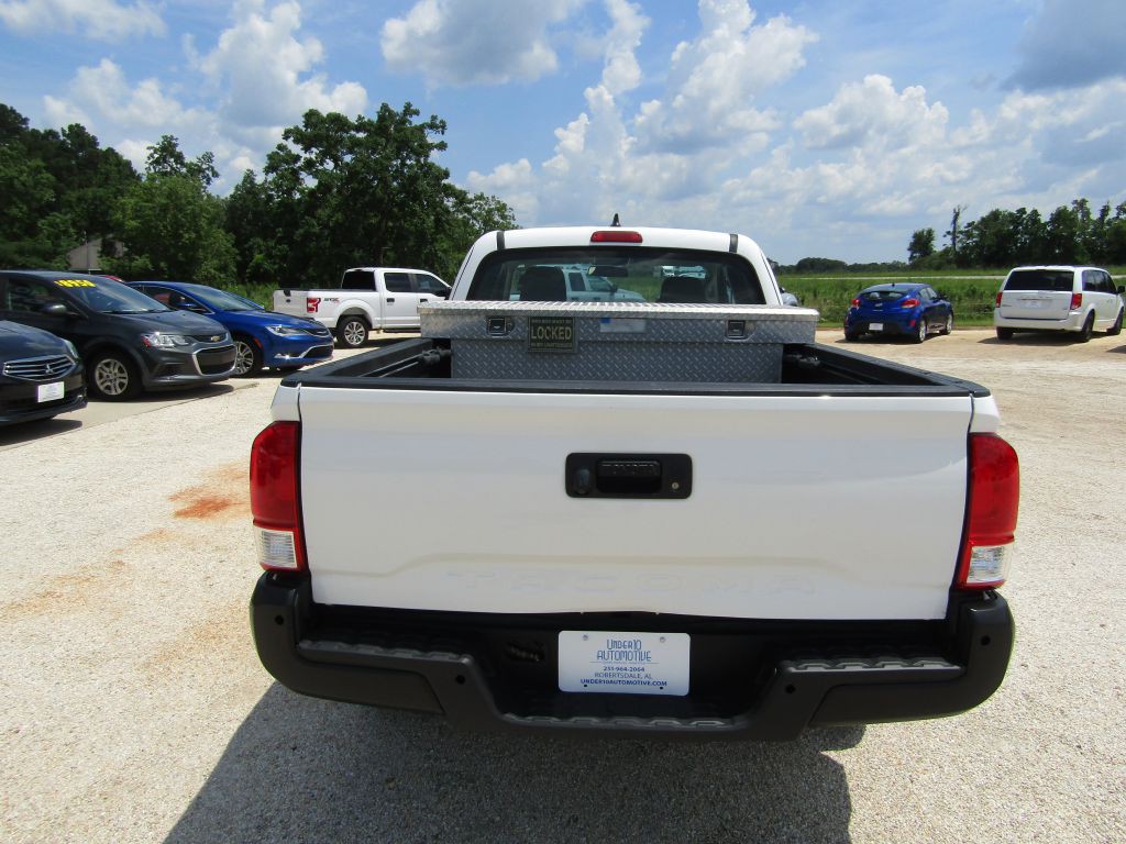 2016 Toyota Tacoma Image 9