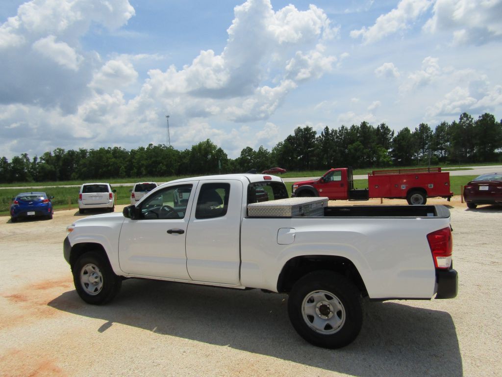 2016 Toyota Tacoma Image 11