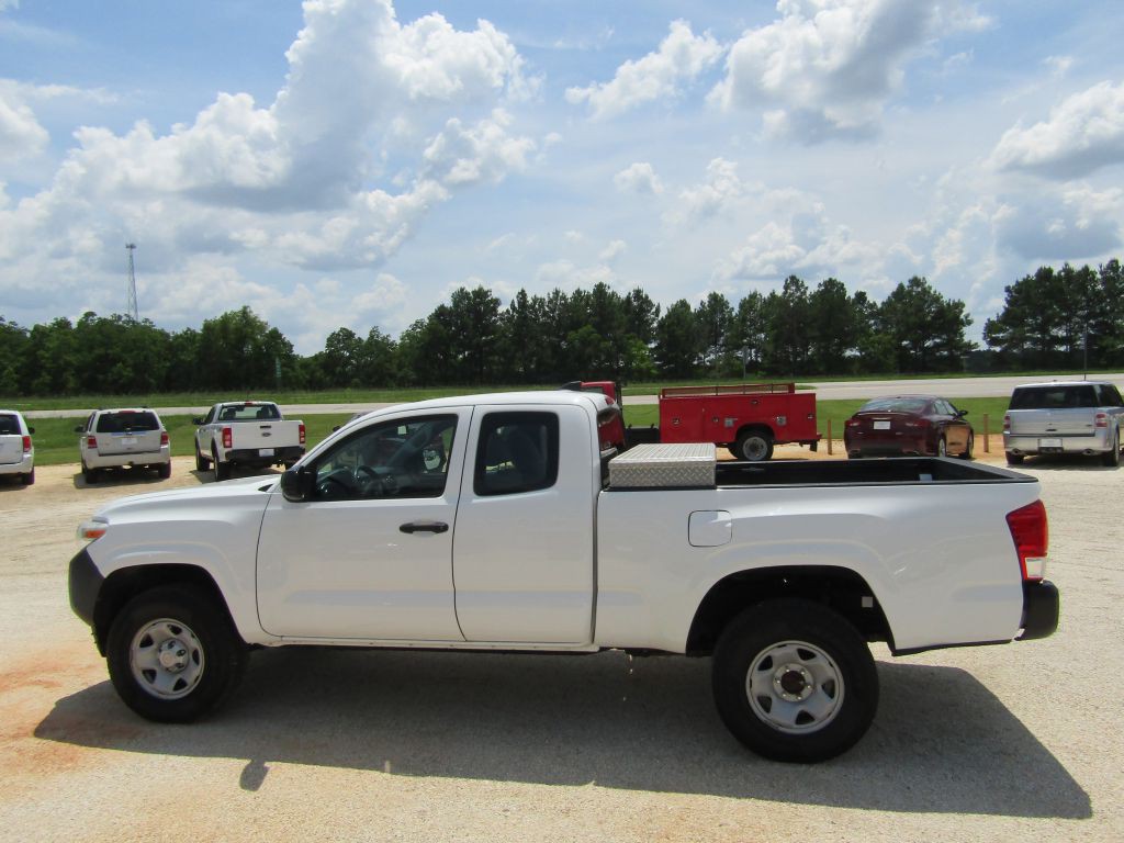 2016 Toyota Tacoma Image 12