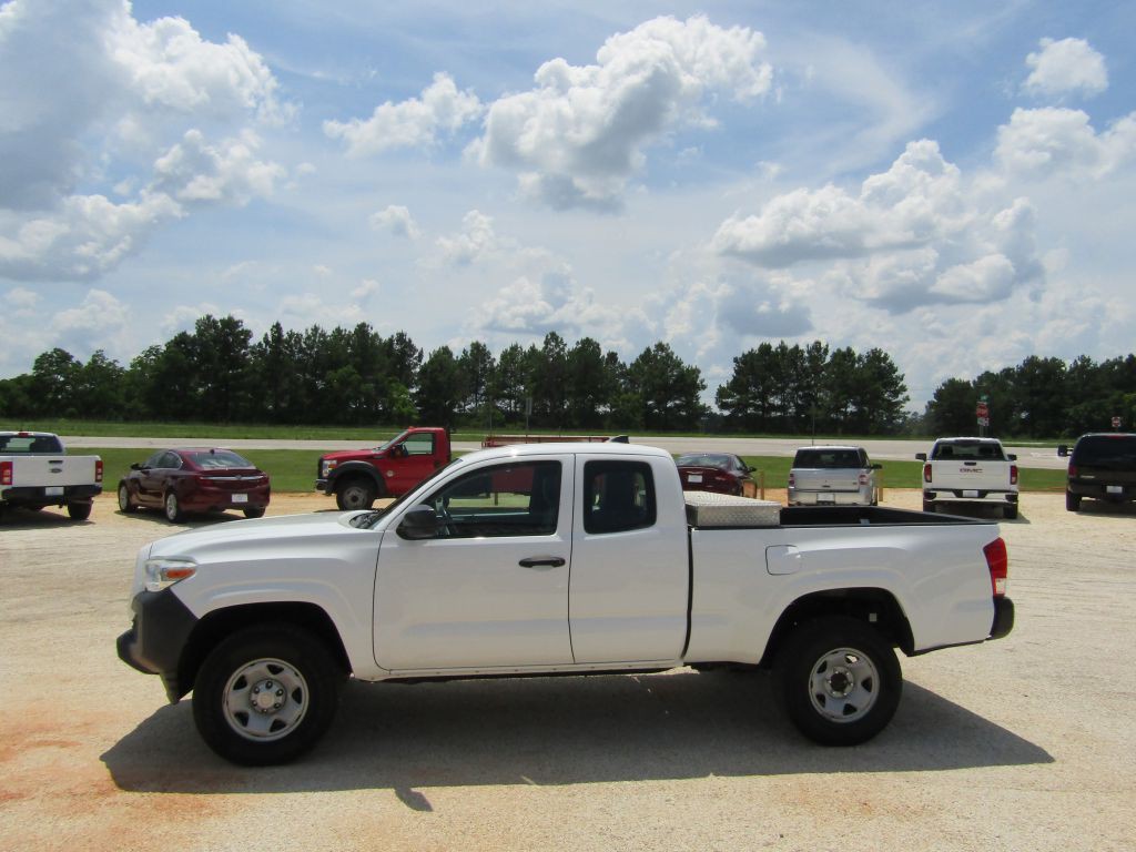 2016 Toyota Tacoma Image 13
