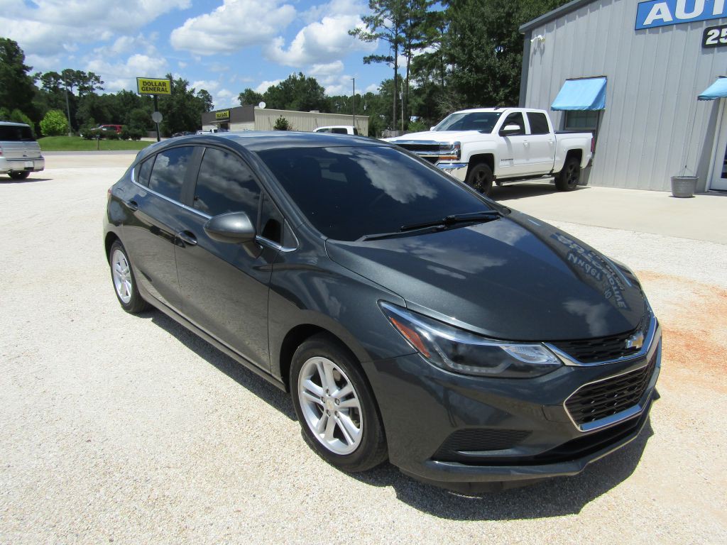 2017 Chevrolet Cruze Image 2