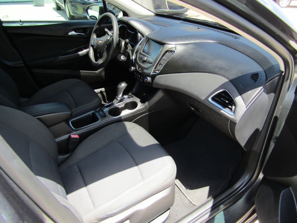 2017 Chevrolet Cruze Image 26