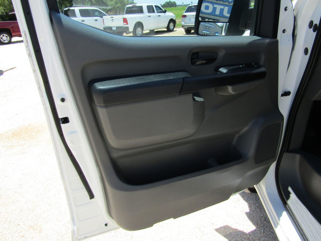 2020 Nissan NV Image 19