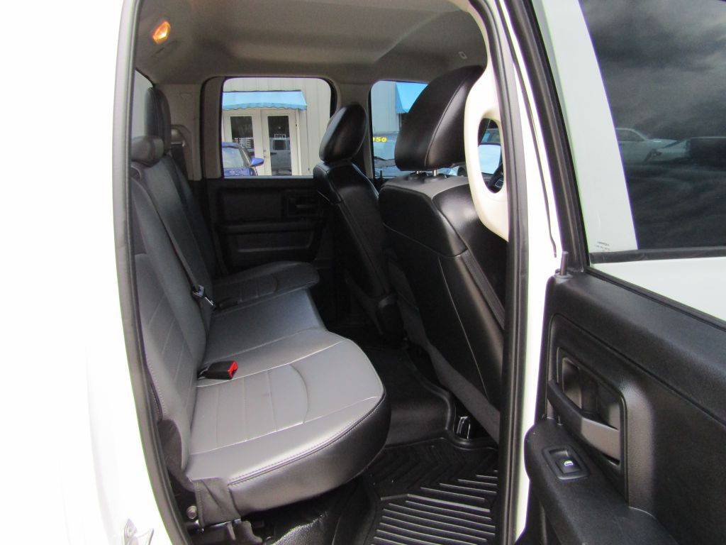 2021 RAM 1500 Image 25