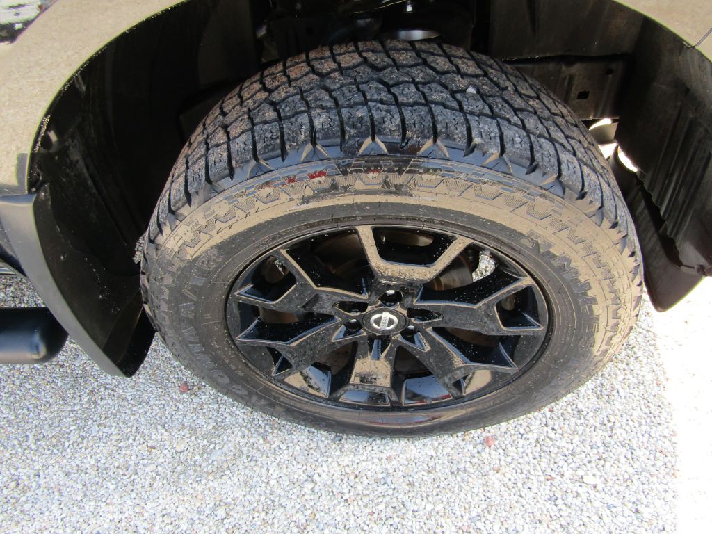 2018 Nissan Frontier Image 24