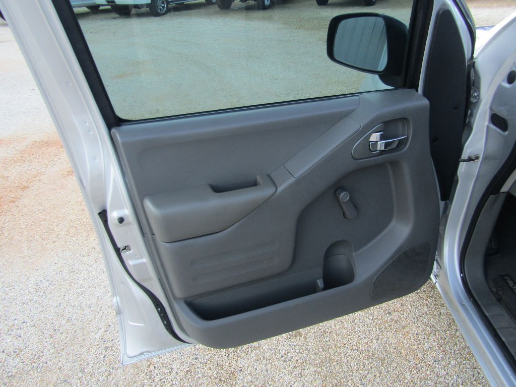 2018 Nissan Frontier Image 21