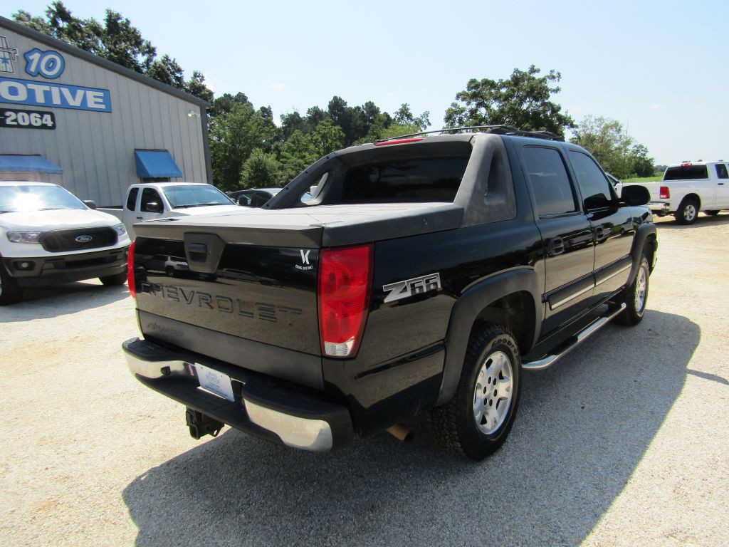2004 Chevrolet Avalanche Image 9